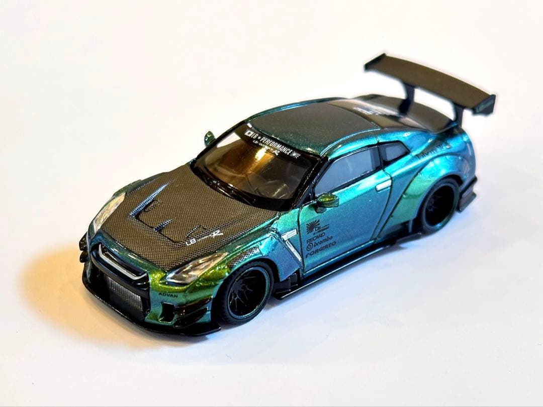 ミニカー MINI GT GT-R MAGIC GREEN