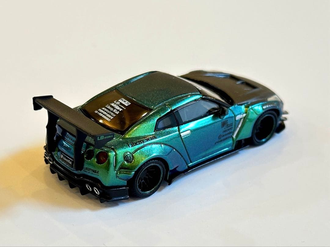 ミニカー MINI GT GT-R MAGIC GREEN
