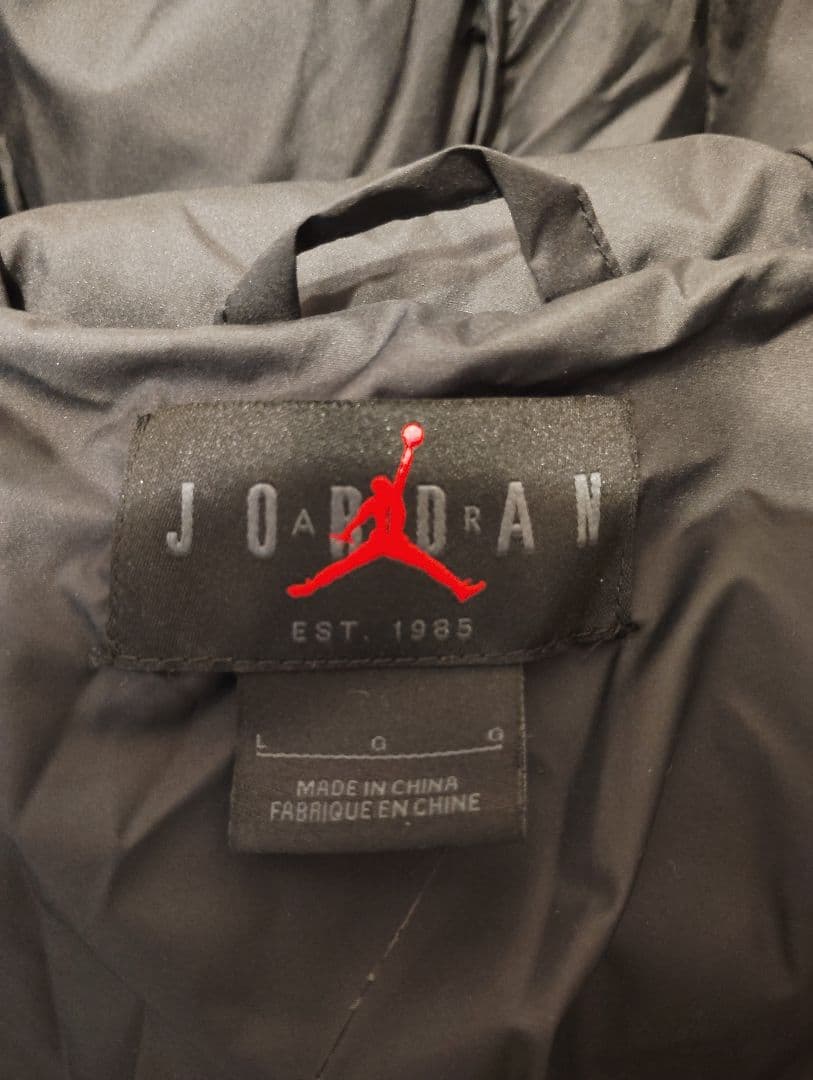 新品未使用タグ付✨ナイキ ジョーダン ダウンジャケット黒Lサイズ定価24420円