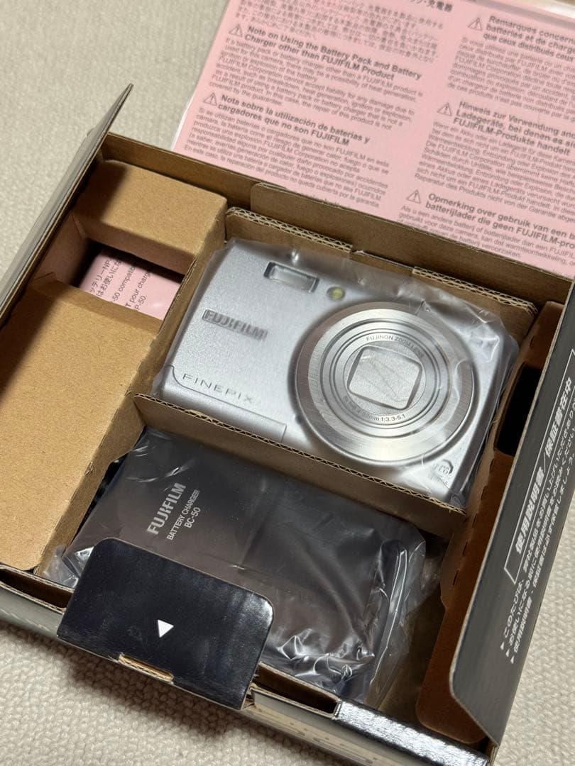 超レアFUJIFILM F100fd完全未使用新品入手困難早い者勝ち