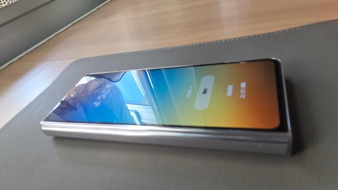 国内版 Galaxy Z Fold5 SCG22 au SIMフリー ペンつき