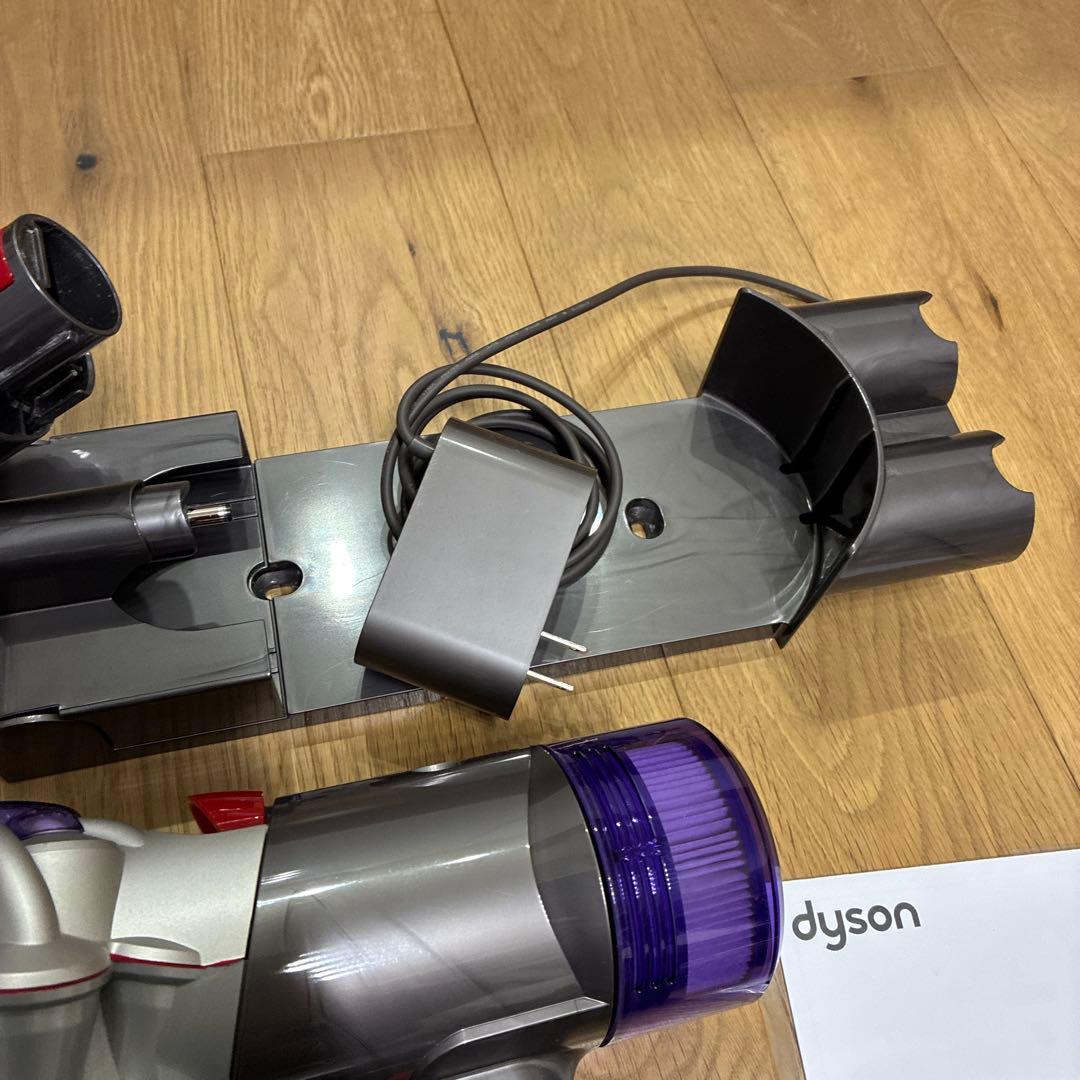 ダイソン　コードレスクリーナー SV25