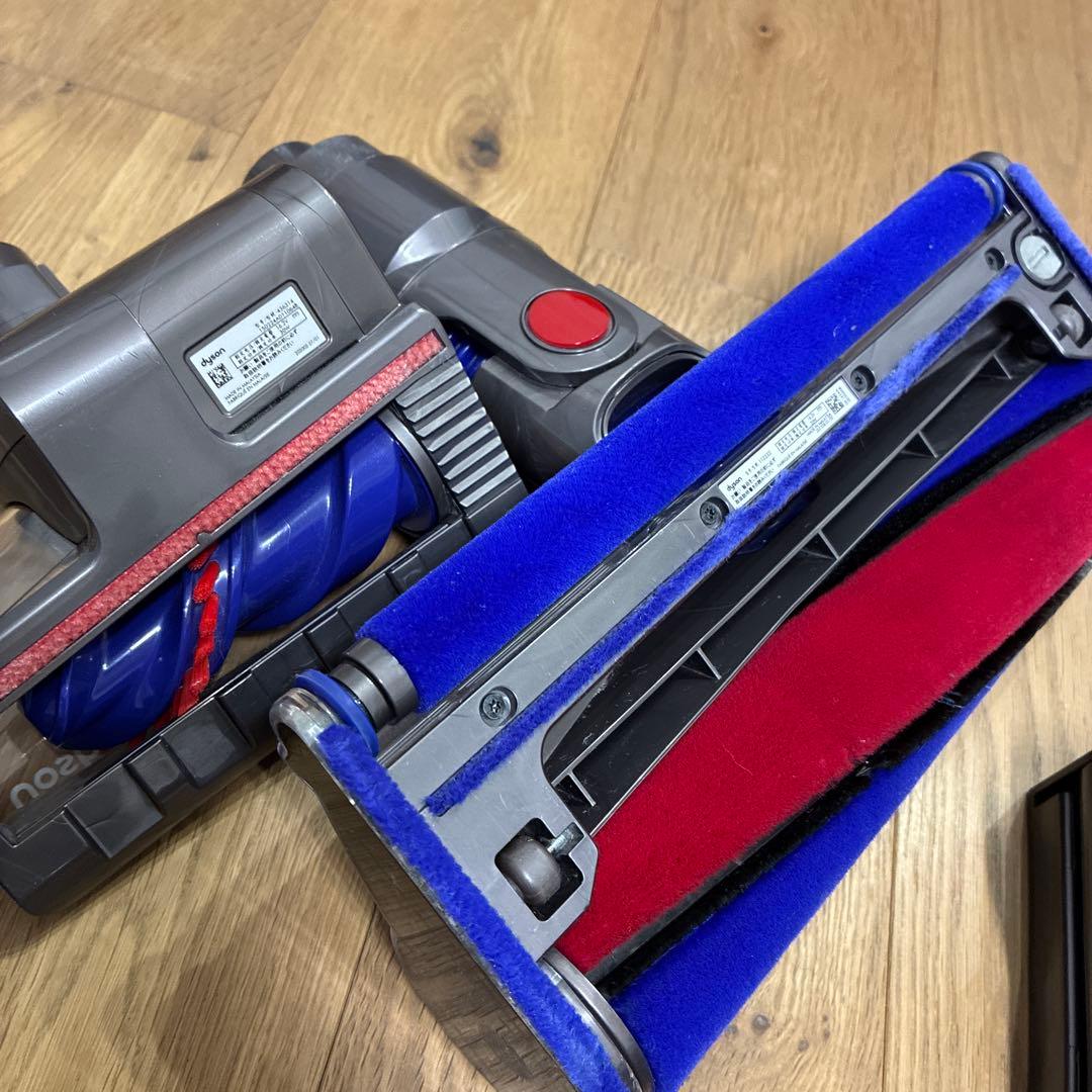 ダイソン　コードレスクリーナー SV25