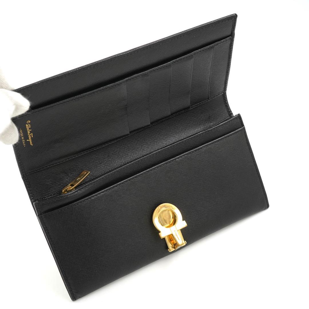 ✨未使用展示品・箱付き✨　Ferragamo 長財布　ガンチーニクロジャー　黒色