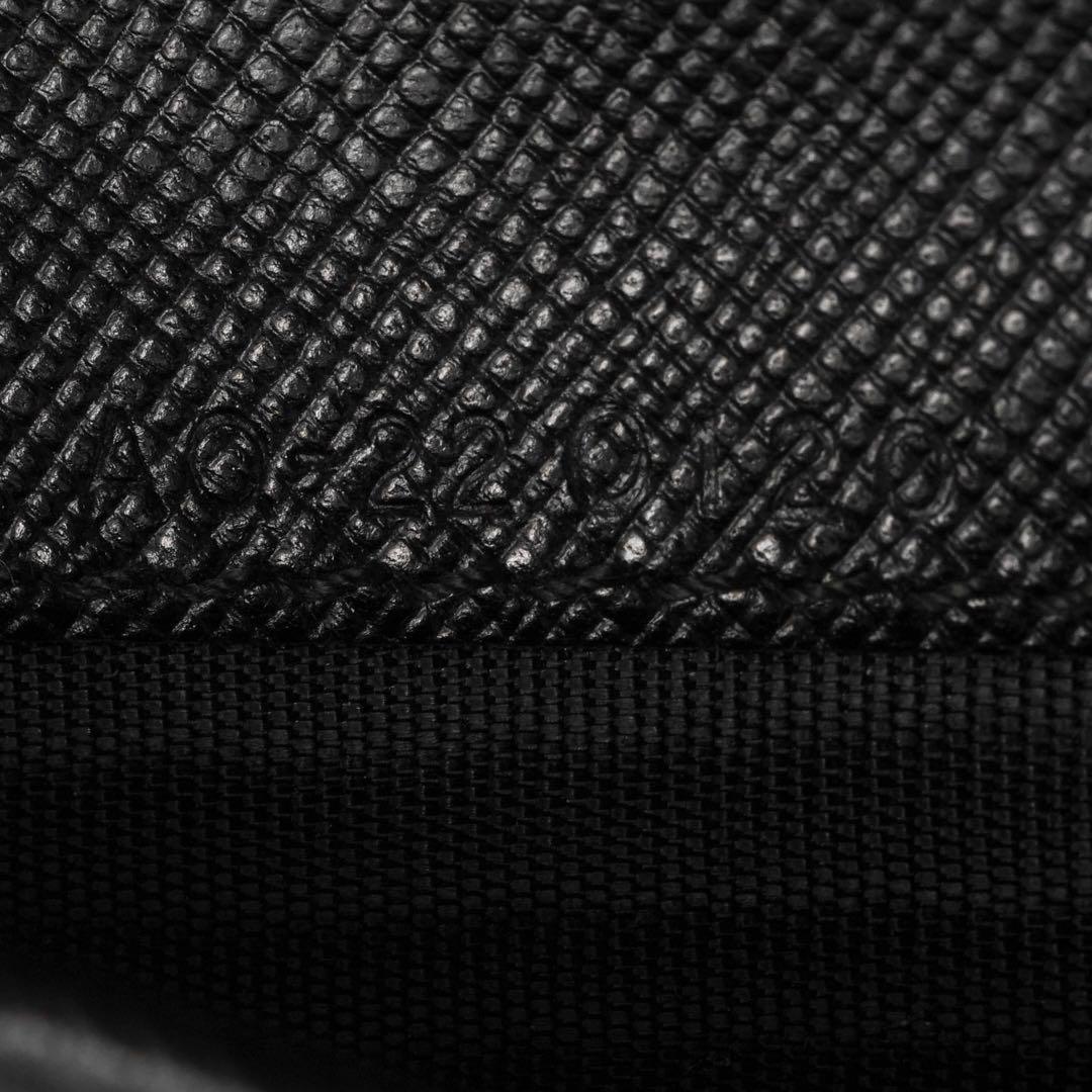 ✨未使用展示品・箱付き✨　Ferragamo 長財布　ガンチーニクロジャー　黒色