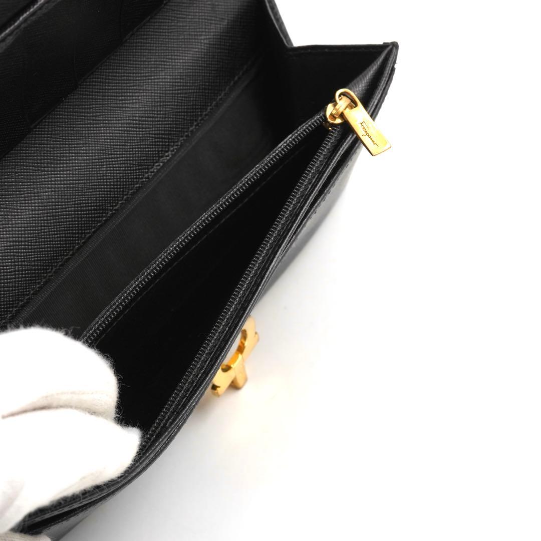 ✨未使用展示品・箱付き✨　Ferragamo 長財布　ガンチーニクロジャー　黒色