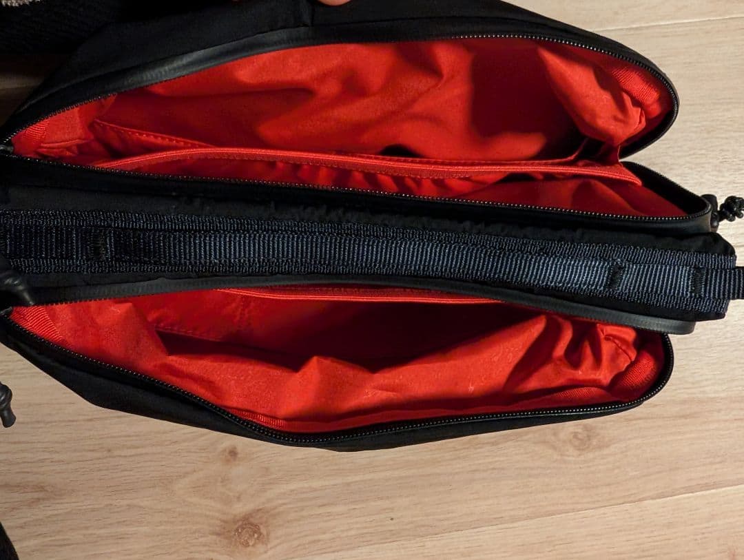 即発送☆美品　トポロジー　ボトルサコッシュ ラージ