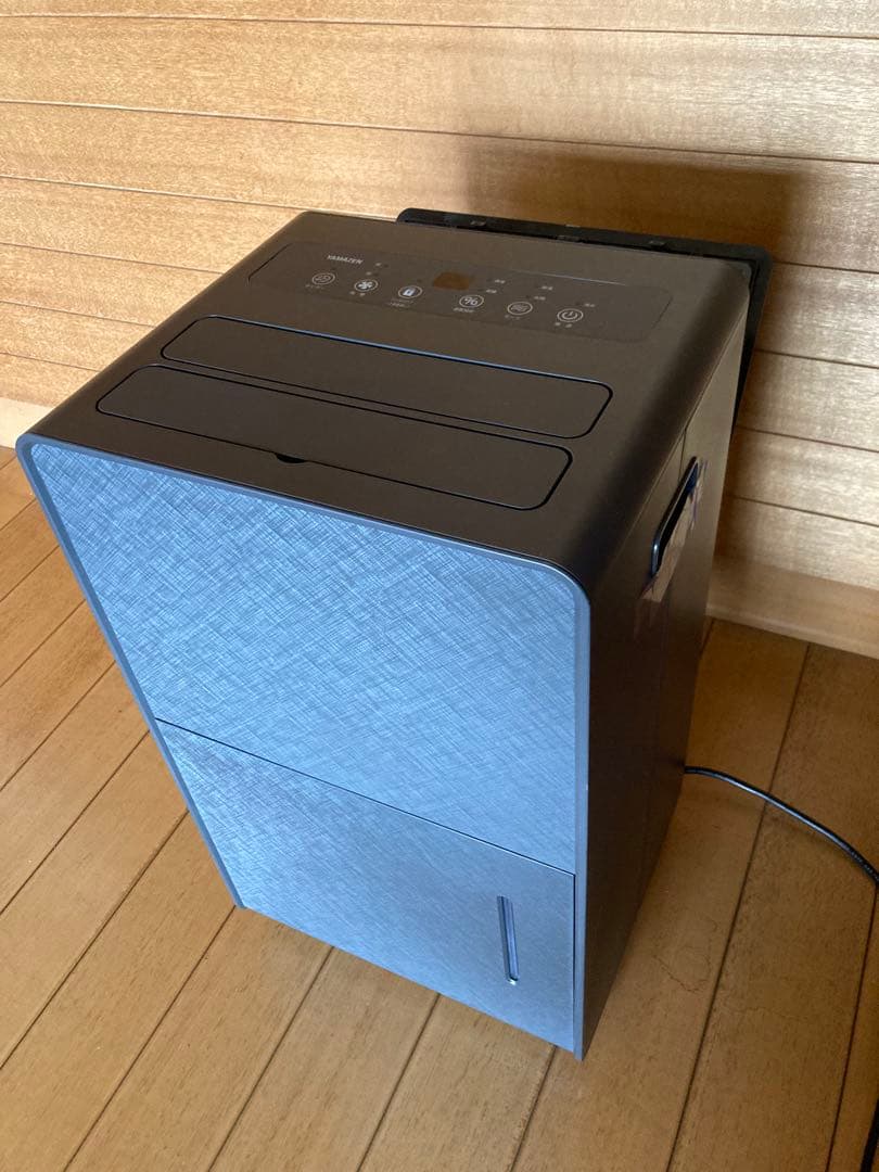 除湿機　山善　YDC-H60