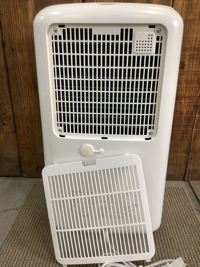 SHARP 除湿機 ホワイト　R5569