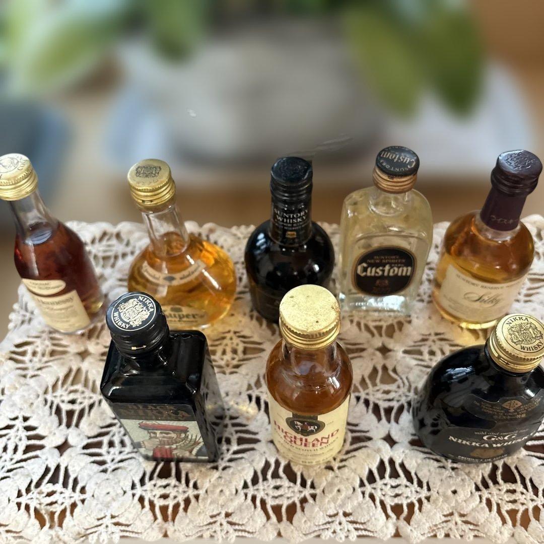 昭和〜平成初期のミニボトルウイスキー8本セット