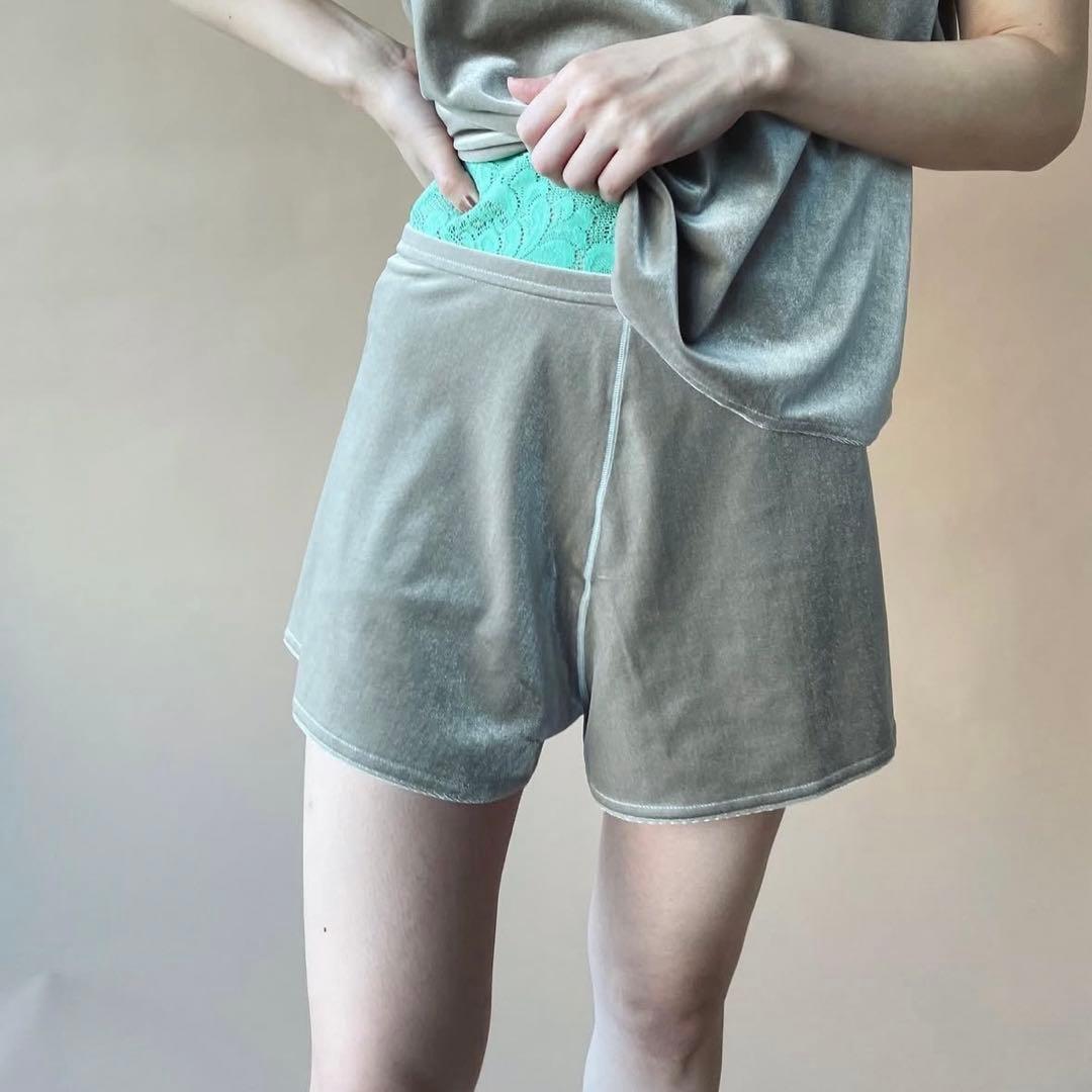 【美品】SIMONE WILD / ショートパンツ