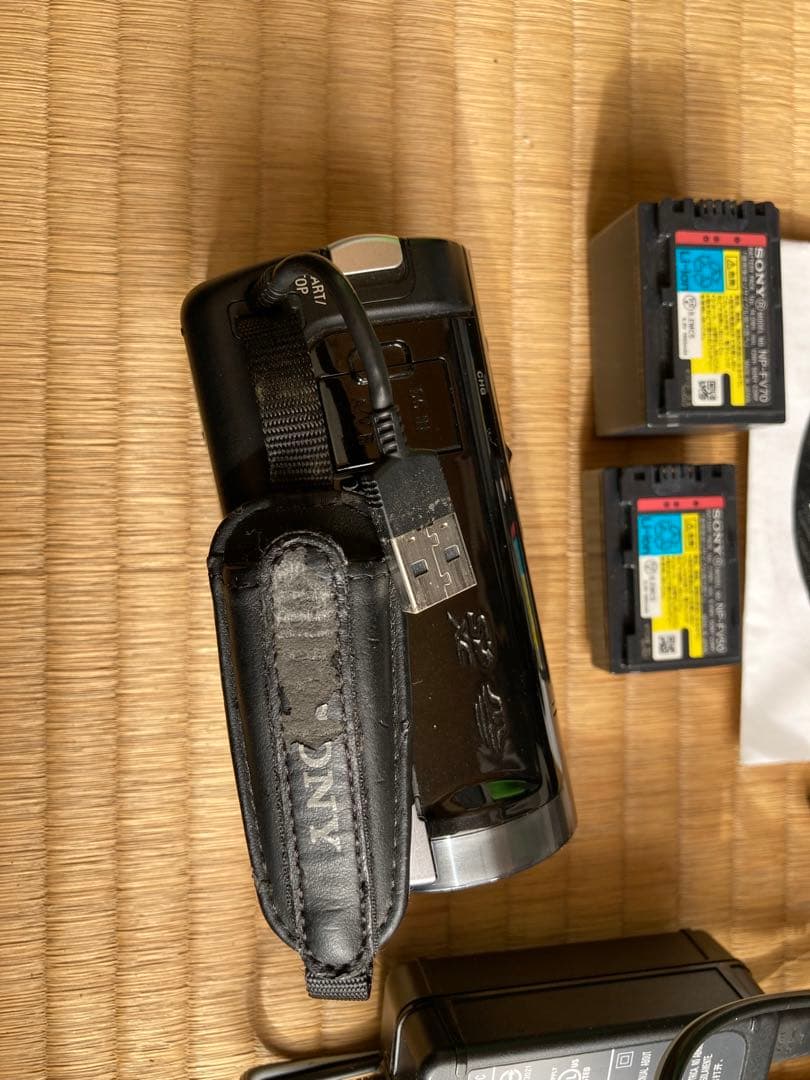 中古:ソニーHandycam HDR-CX180 32GB【大容量バッテリ付】