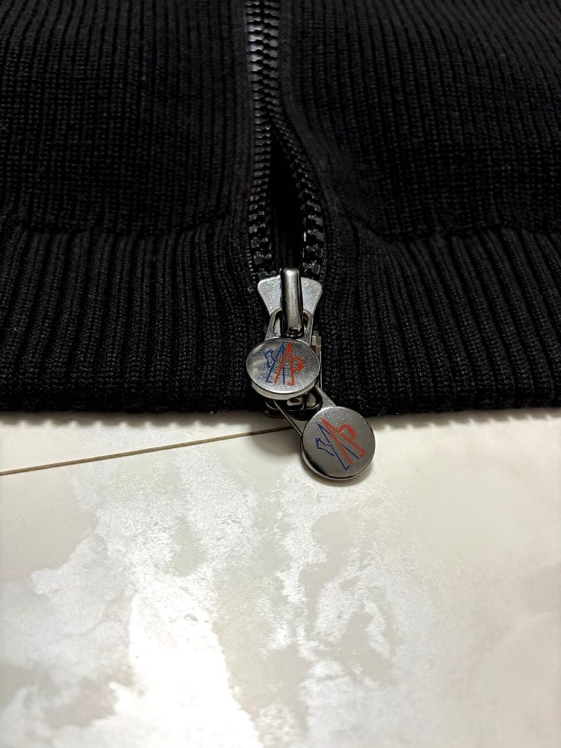 モンクレール ダウンニットベスト