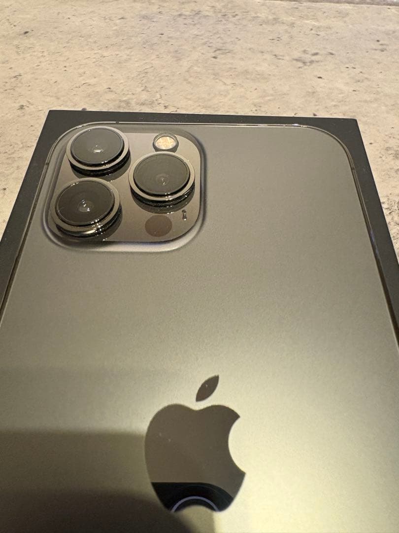 美品 iPhone13promax グラファイト 256GB バッテリー82%