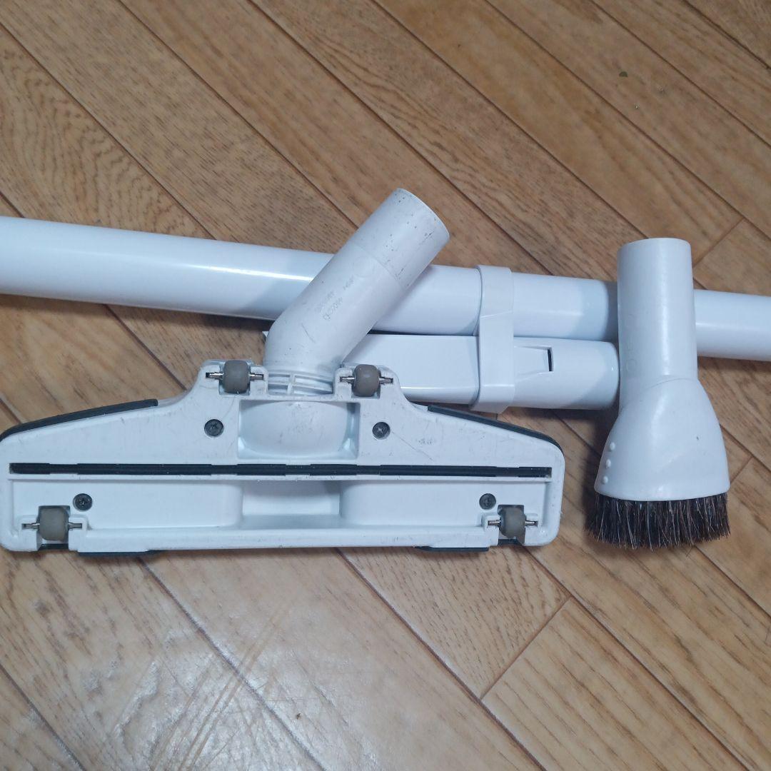 マキタ10.8V充電式クリーナーCL108FD 純正充電器、バッテリー付