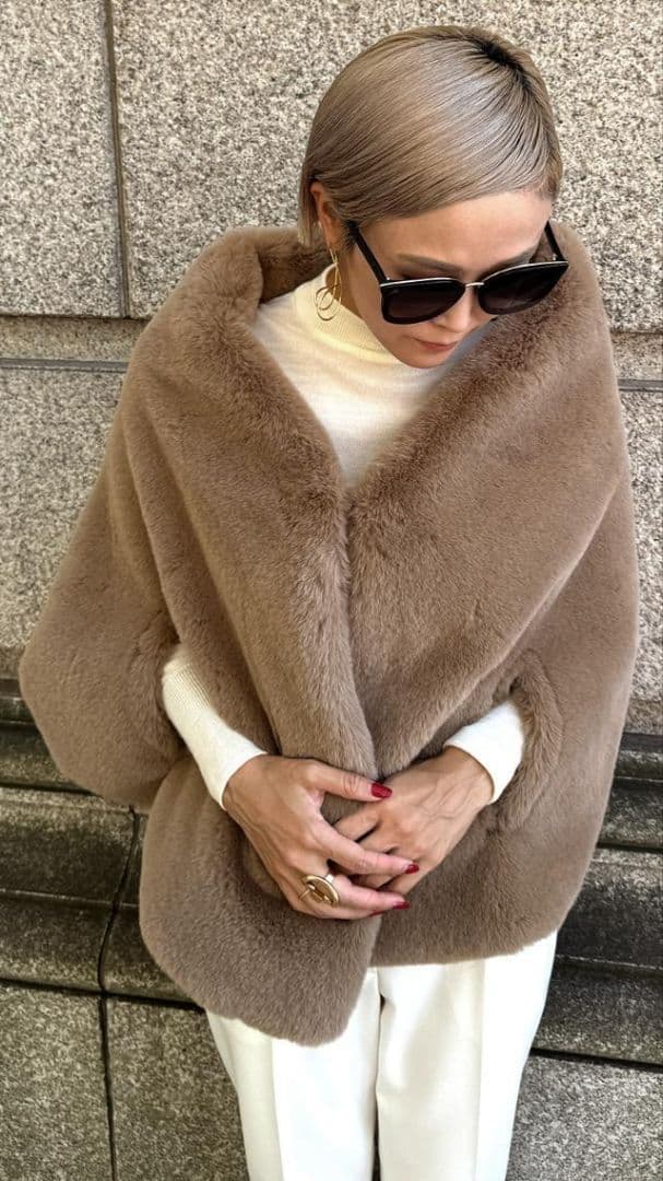 JENNE リッチボリュームファーケープ新品未使用タグつき　柴犬カラー