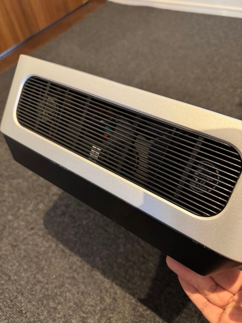 超短焦点プロジェクター 本体