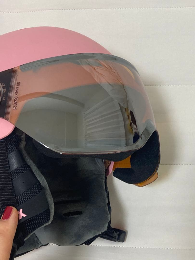 uvex ピンク ヘルメット バイザー付き (価格調整可能)