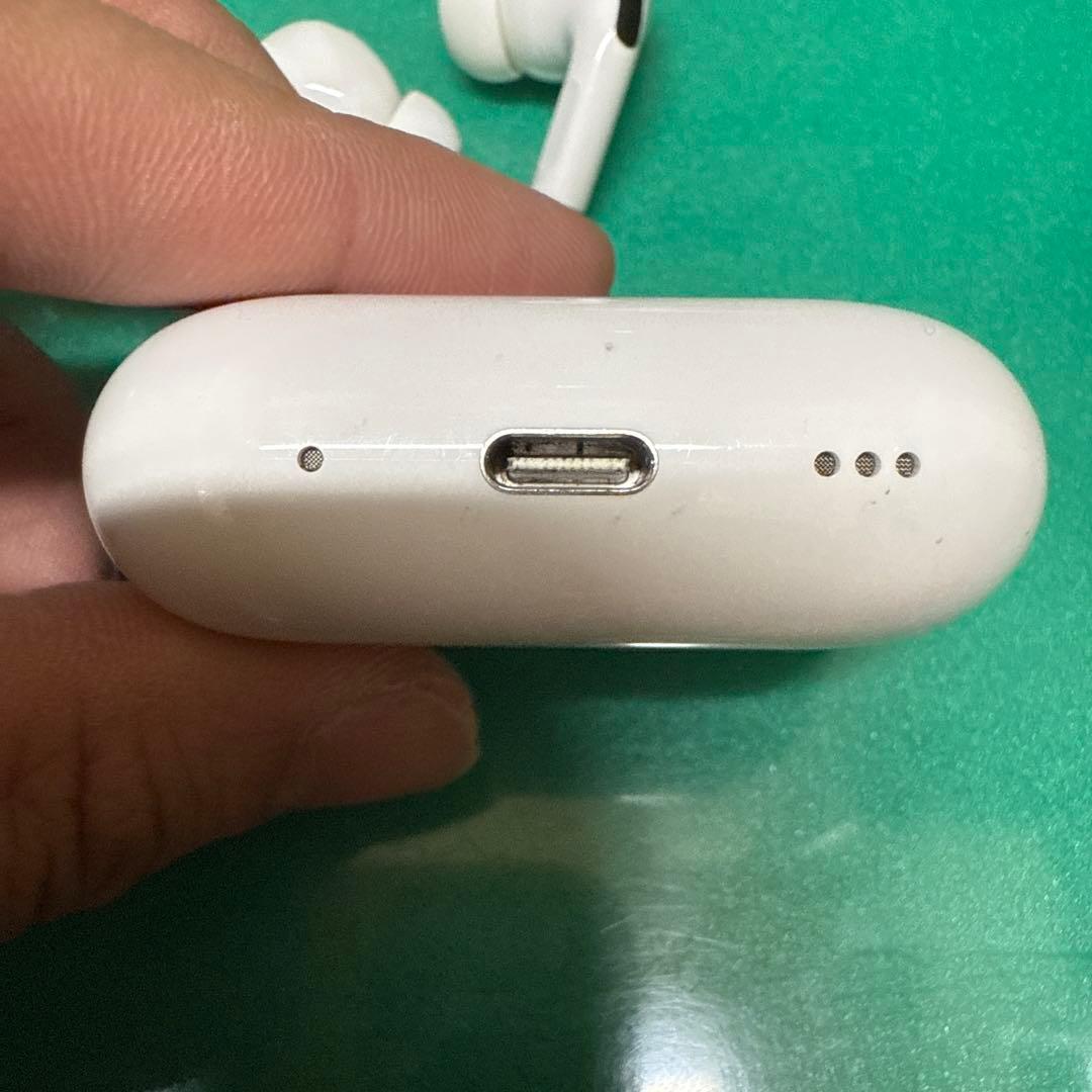 動作品！ 最新モデル Apple AirpodsPro 第2世代 ホワイト