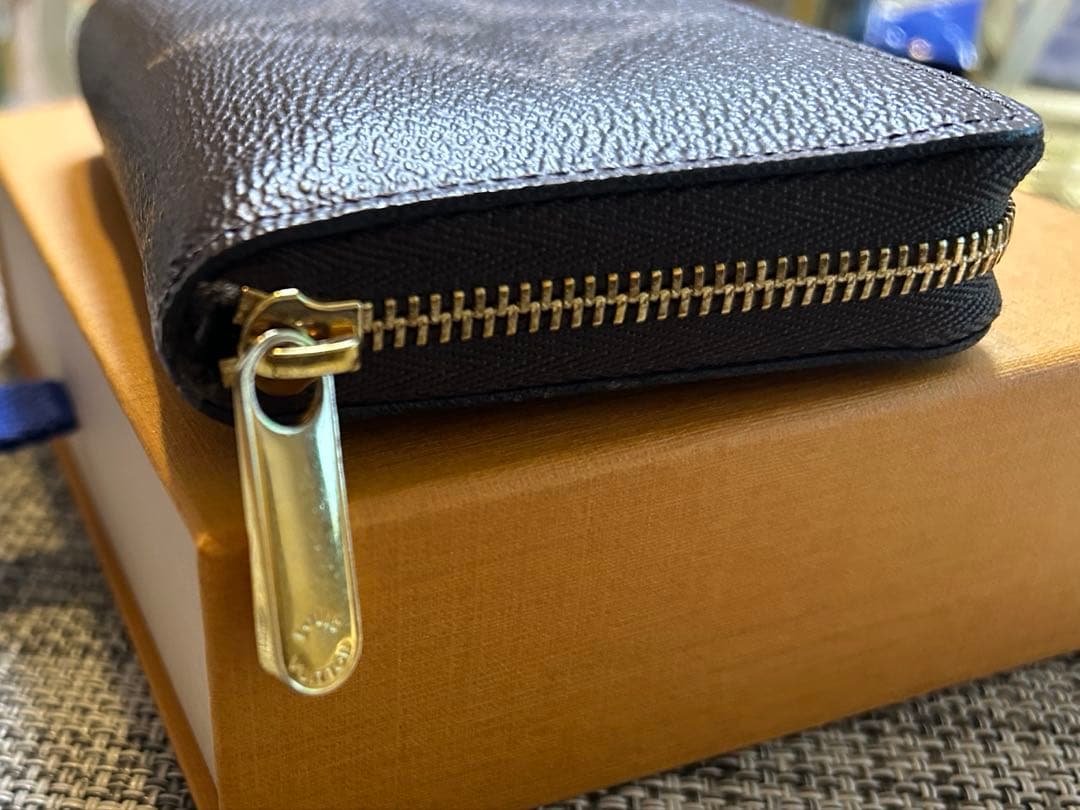 美品◇ルイヴィトン◇ジャイアントモノグラム ◇ジッピーパース