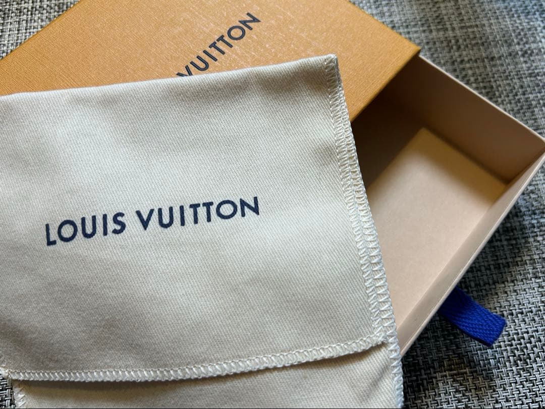 美品◇ルイヴィトン◇ジャイアントモノグラム ◇ジッピーパース