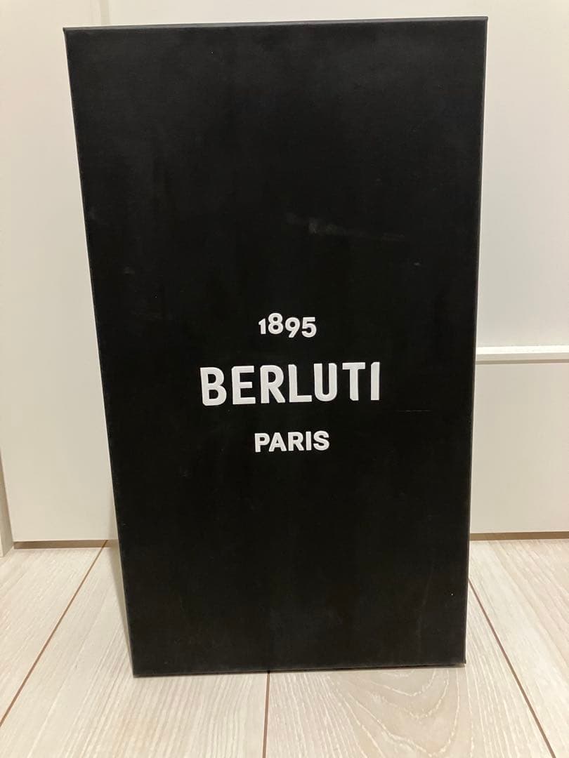 美品！ベルルッティ　レザーダービー　ブラック　　シューツリーとBOX付き