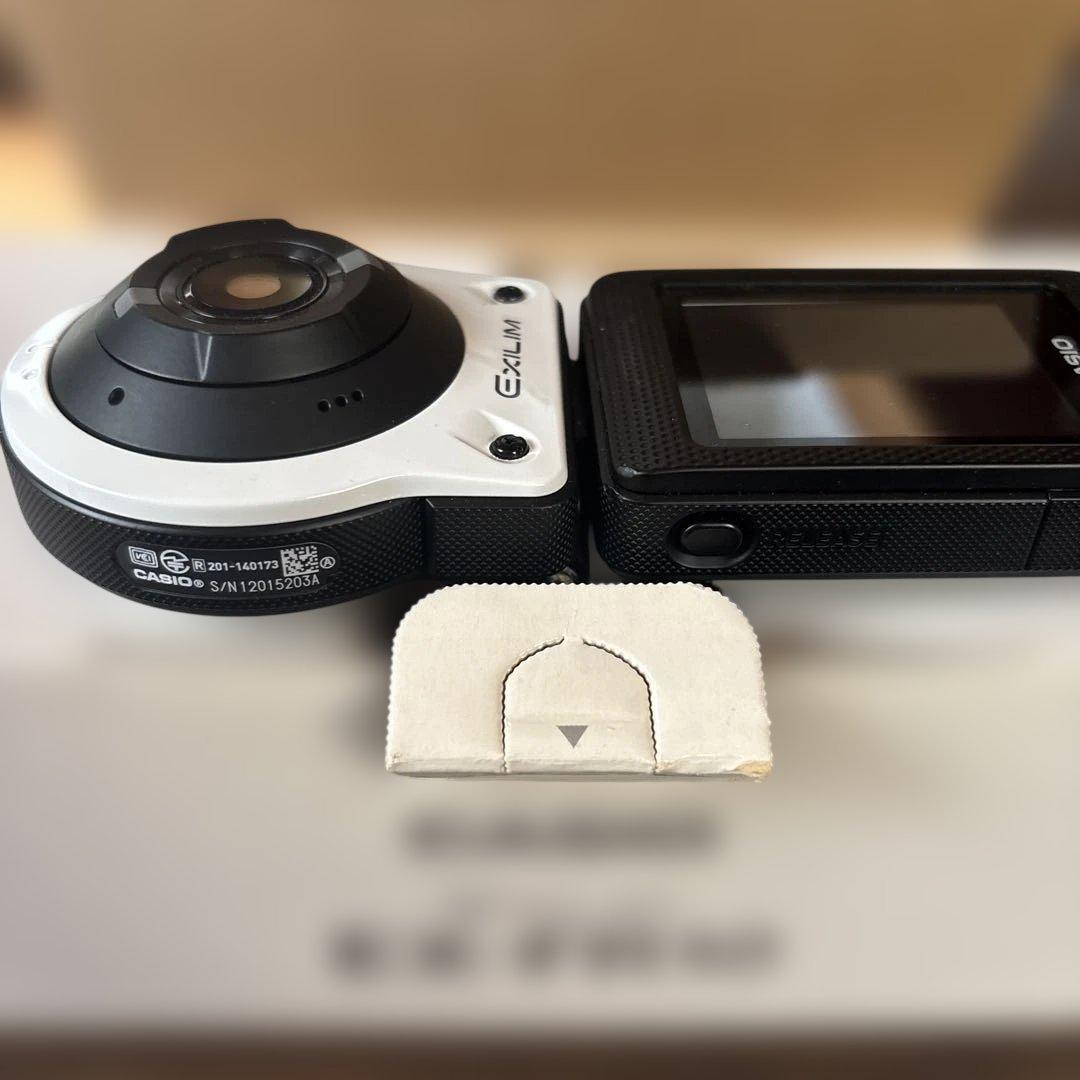 美品！CASIOデジカメ　EXILIM EX-FR10