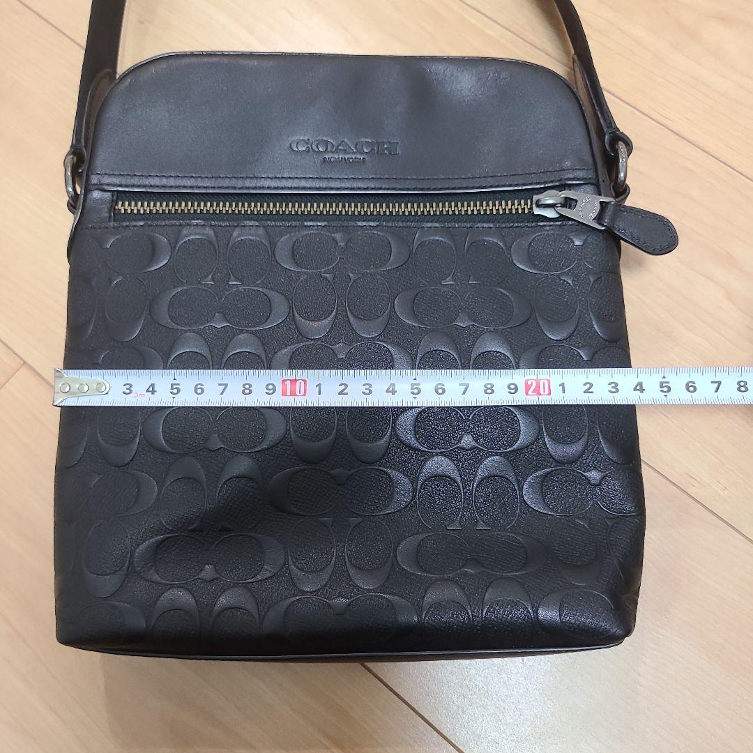 COACH肩掛けカバン　ブラック