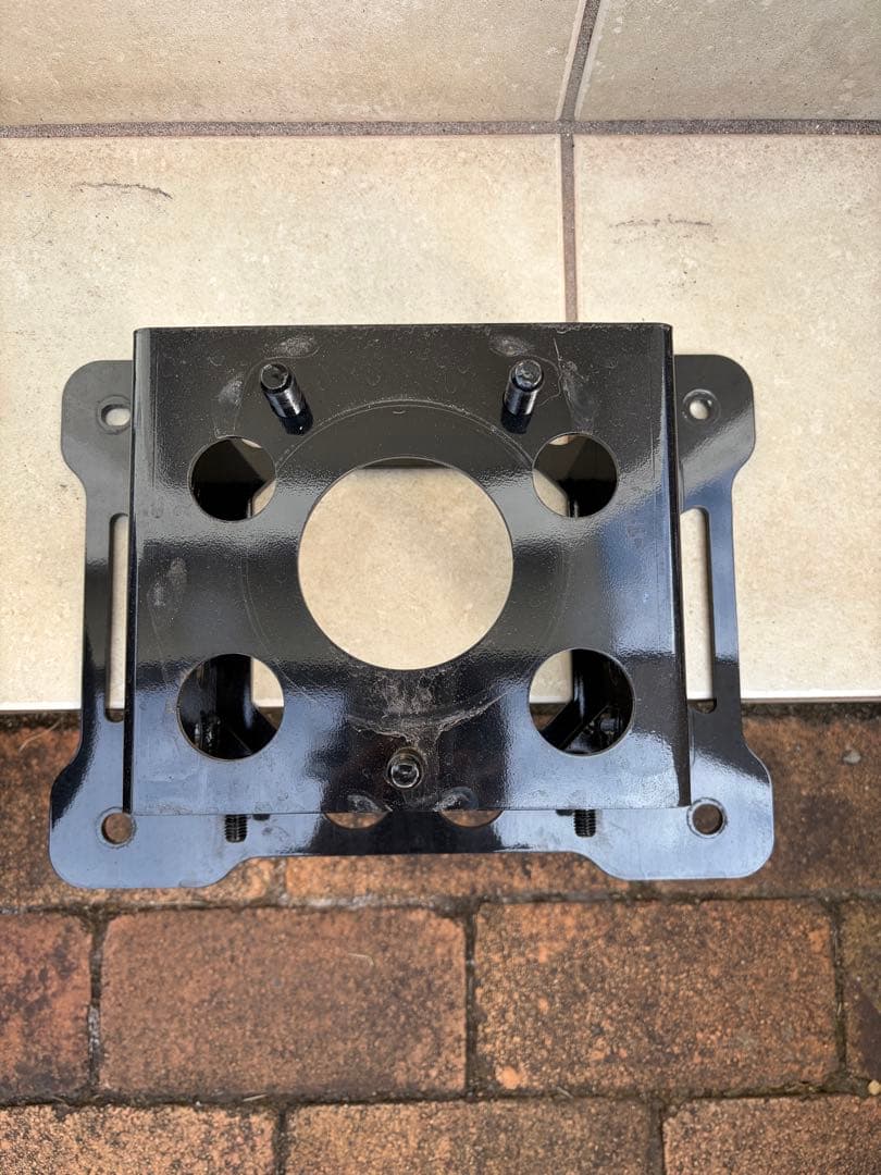 【APIO（アピオ）】ジムニー JB64 スペアタイヤブラケット