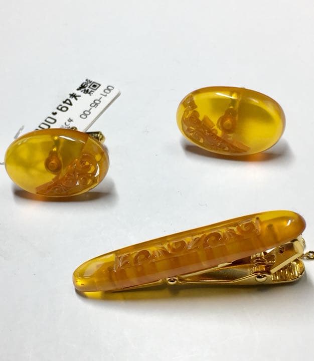 本鼈甲カフスセット 白甲透かし彫楕円ごったま