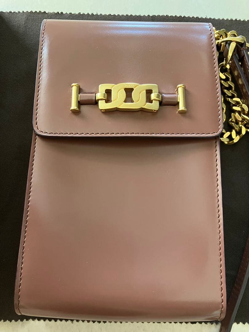 m*♡様 TOD'S トッズ スマホショルダーバッグ ブラウン