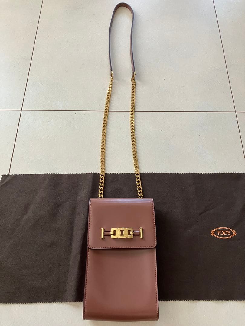 m*♡様 TOD'S トッズ スマホショルダーバッグ ブラウン