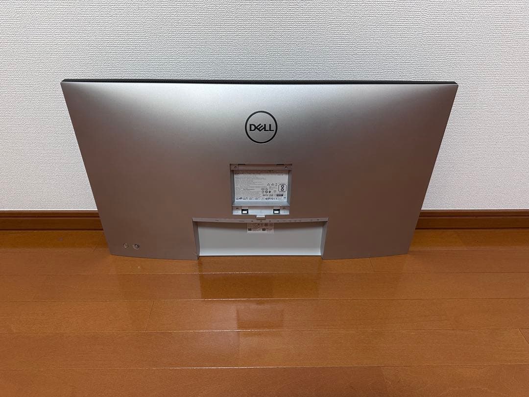 [うち]DELL U3223QE 31.5インチ モニター 本体