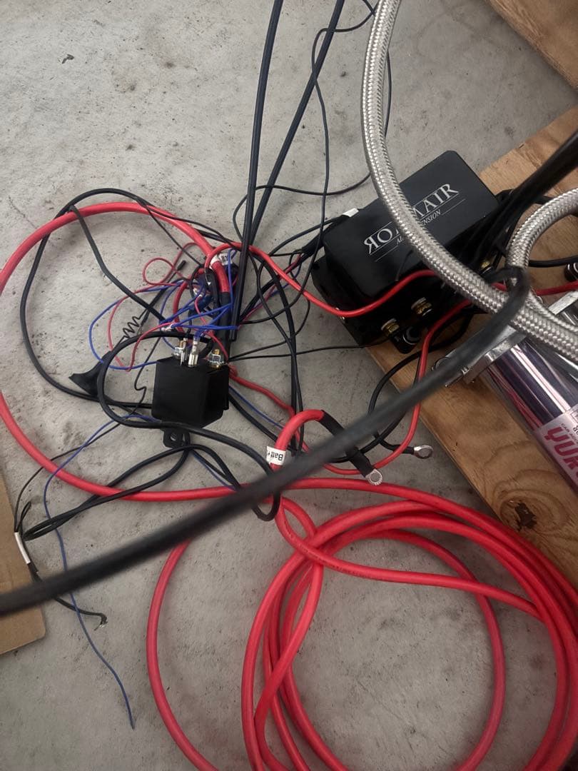 電磁弁とアンテナのみ