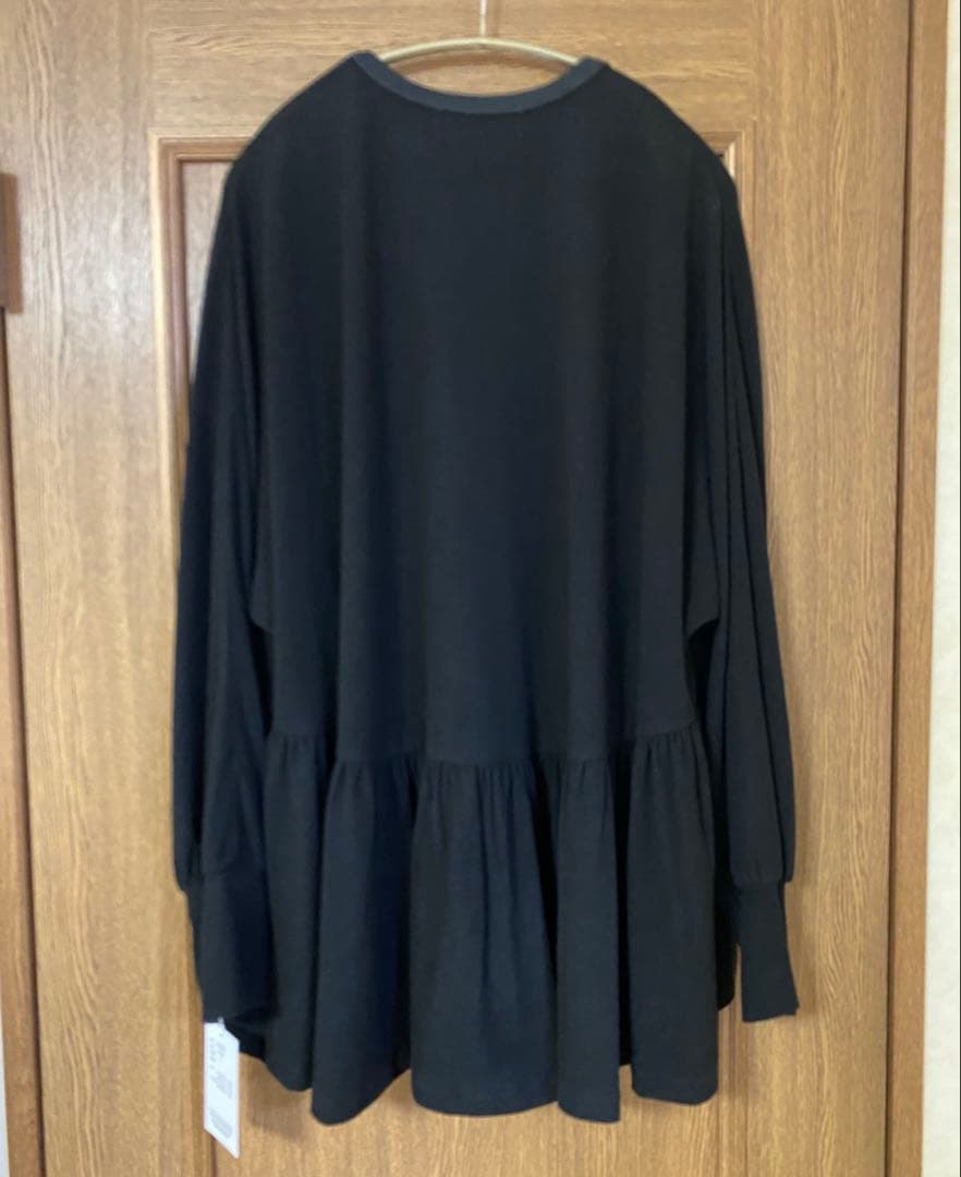 【Xmas限定値引き】CYAN tokyoラウンドギャザーウォームトップス 黒