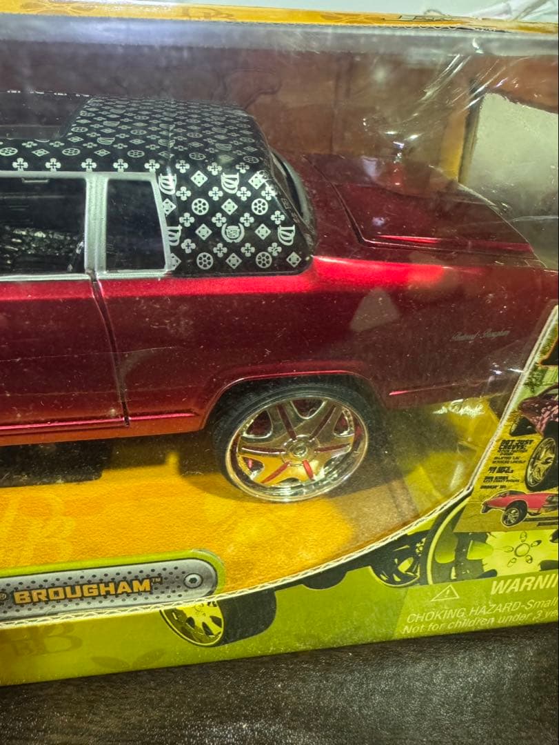 s1634 DONK 1985 キャデラック1/24サイズ　CADILLAC