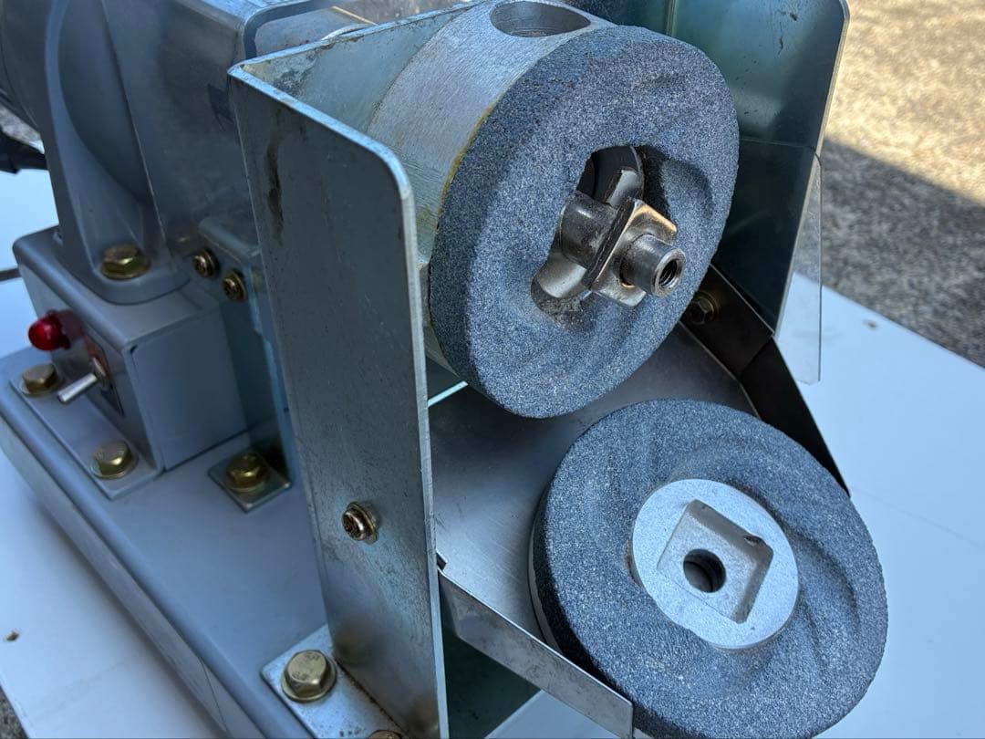 家庭で簡単‼️電動石臼製粉機　フシミ製作所　卓上タイプ