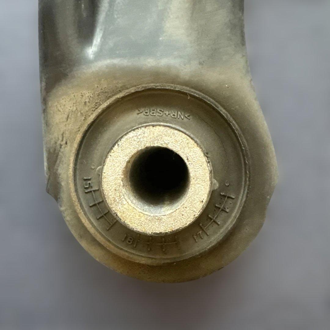 ZC33S スイフトスポーツ 純正フロントロアアーム