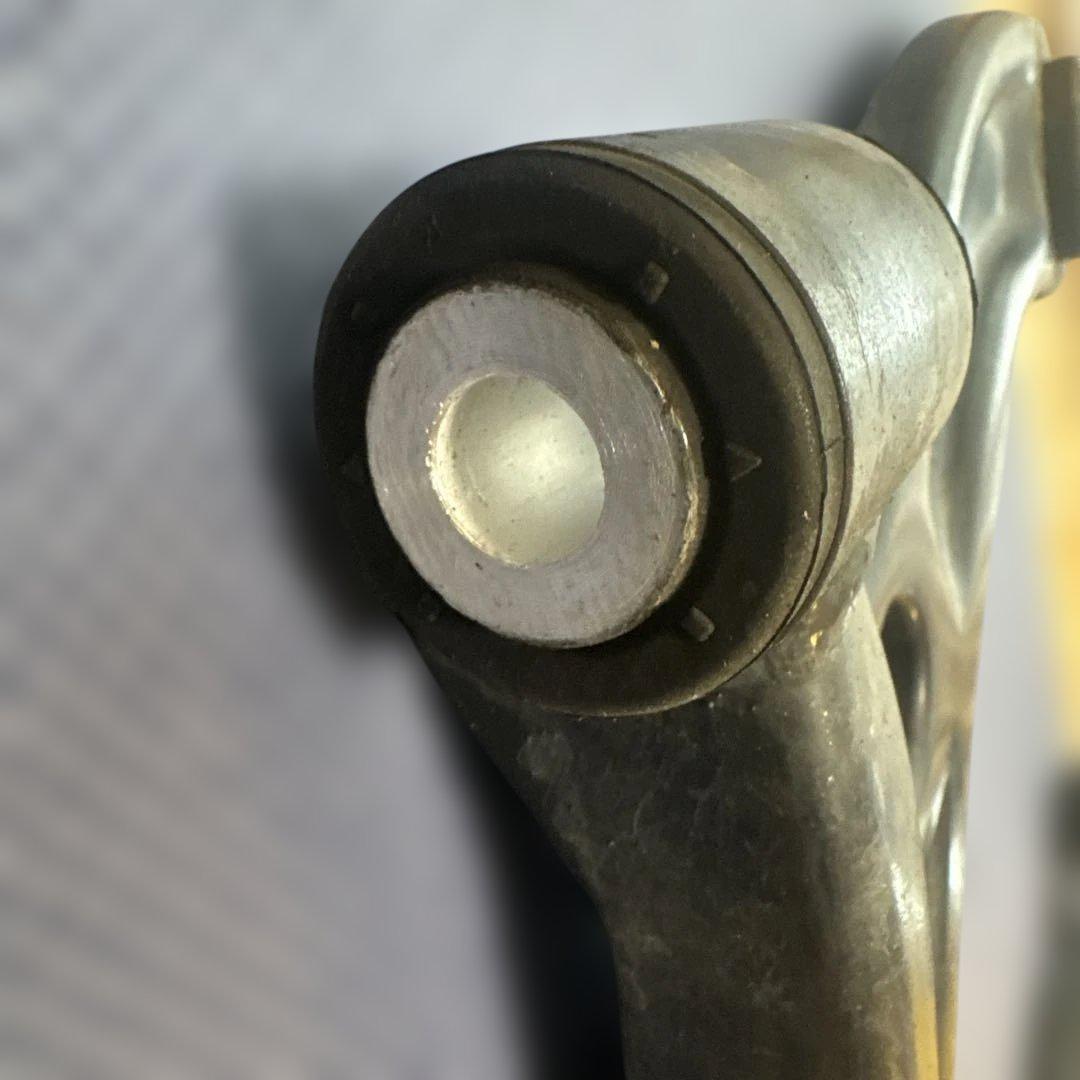 ZC33S スイフトスポーツ 純正フロントロアアーム