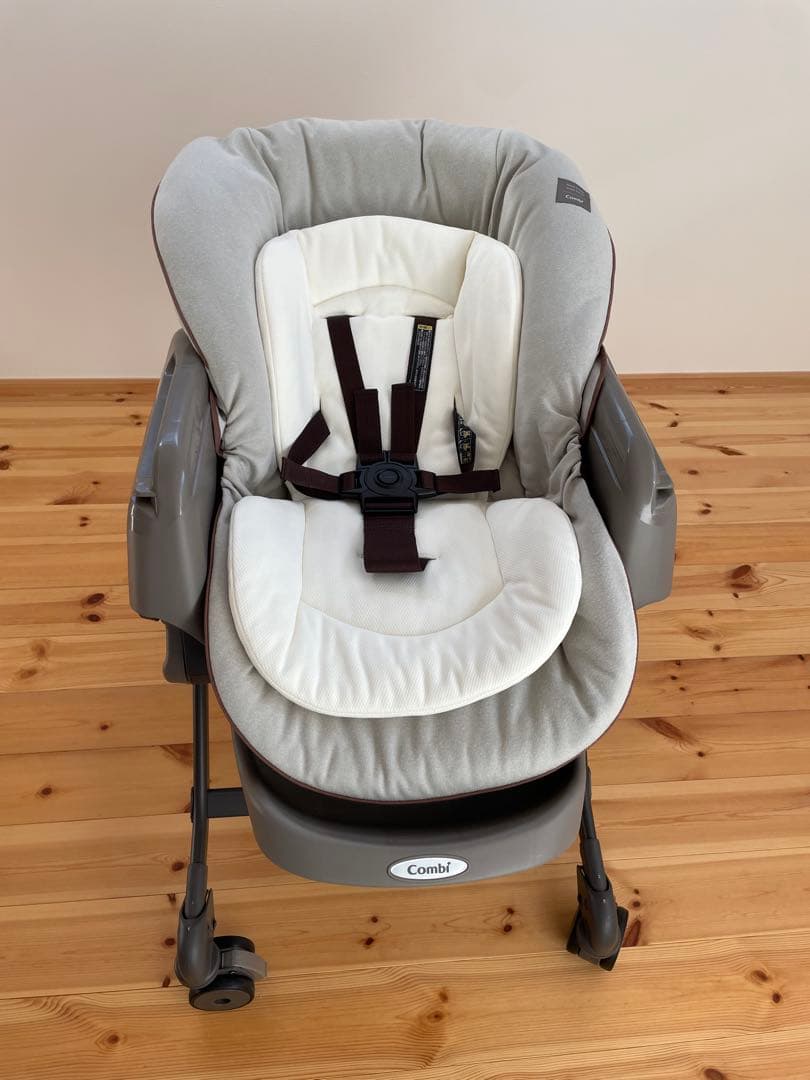 Combi ネムリラ AUTO SWING BD バースデイ限定デザイン