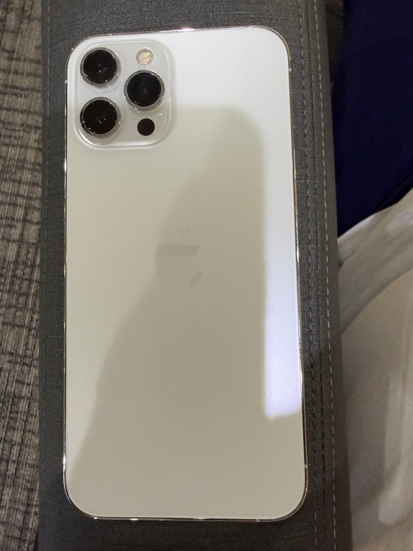 iPhone 12pro max シルバー　128GB バッテリー100%