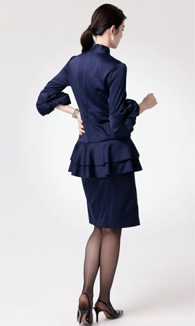 ◇未使用美品◇レジィーナロマンティコ　ネイビーパフスリーブワンピース ◇