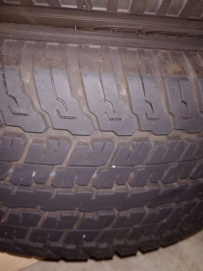 三菱トライトンGSR純正タイヤ＆ホイールセット1台分265/60R18[送料込]