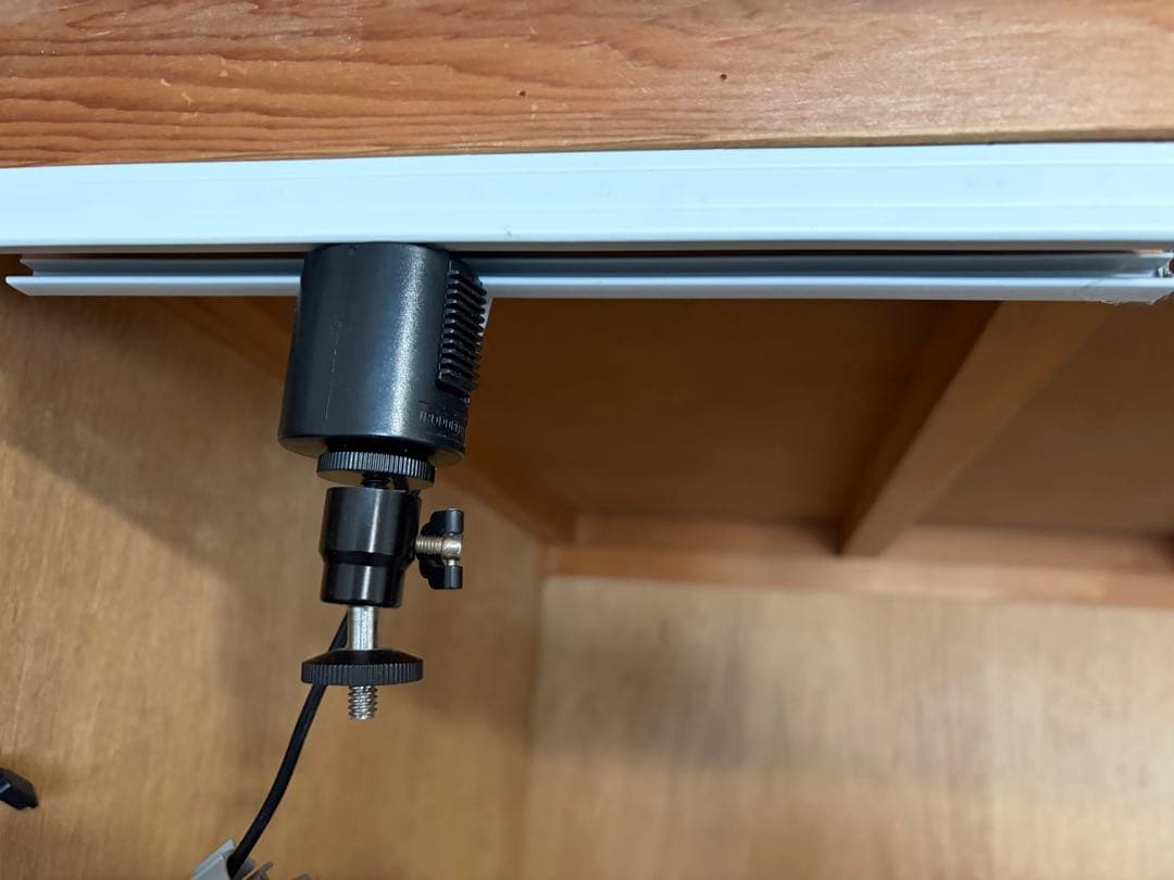 値段交渉あり！Xperia 円筒形プロジェクター 本体、及び吊り下げ式金具等。