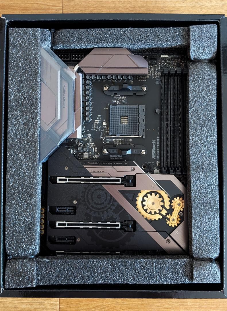 【新品・未使用】ASRock B550 Taichi ATXマザーボード