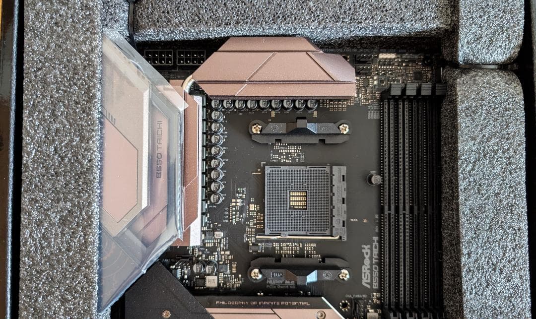 【新品・未使用】ASRock B550 Taichi ATXマザーボード