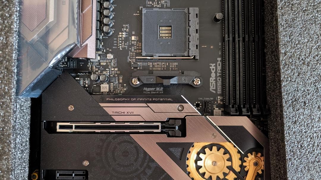 【新品・未使用】ASRock B550 Taichi ATXマザーボード