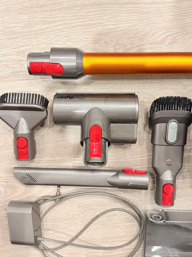 ダイソン Dyson V10 サイクロン式 コードレス掃除機