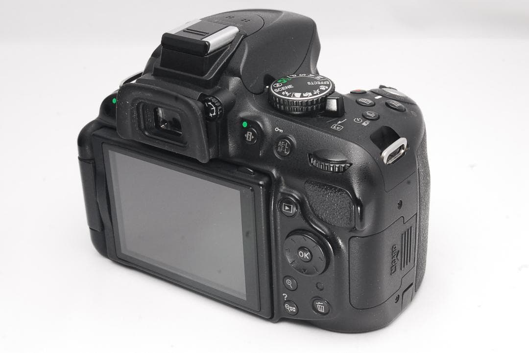 ♥ Nikon D5200 ♥ダブルレンズ♥画面が回転♥超高画質 一眼レフ