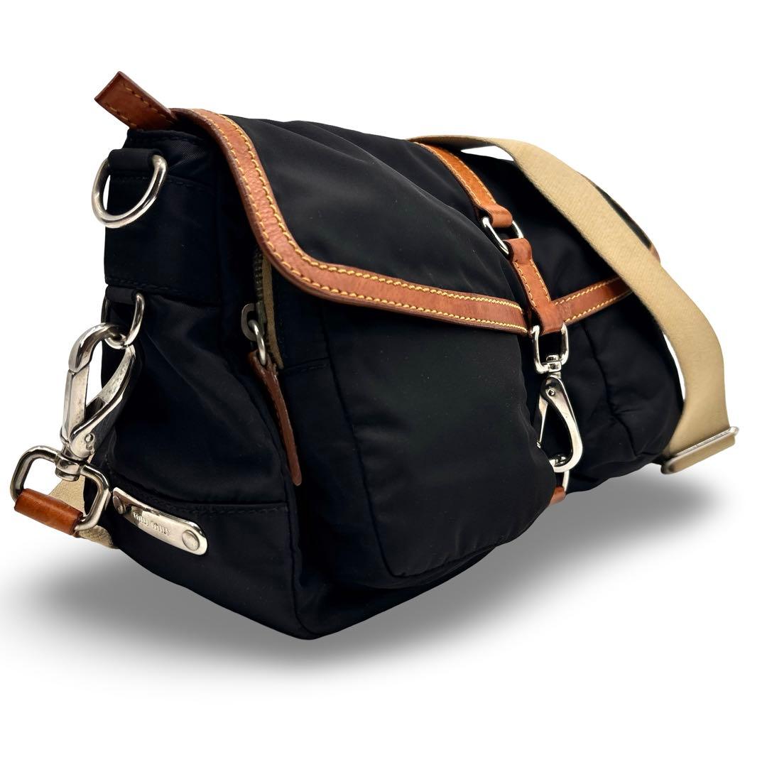 極美品】miu miu ミュウミュウ　ショルダーバッグ　アーカイブ 　レザー 黒